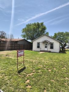 213 W 3rd St, Hale Center, TX, 79041