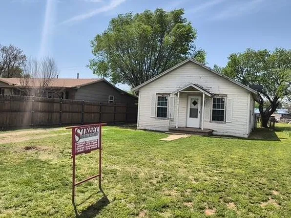 213 W 3rd St, Hale Center, TX 79041