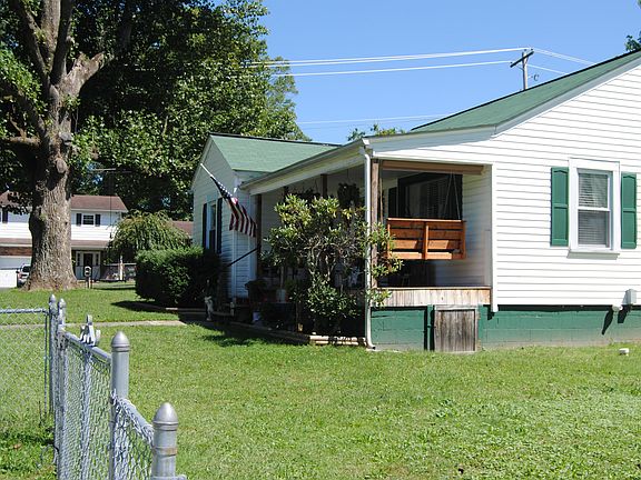 3rd image of 101 Adkins Ave