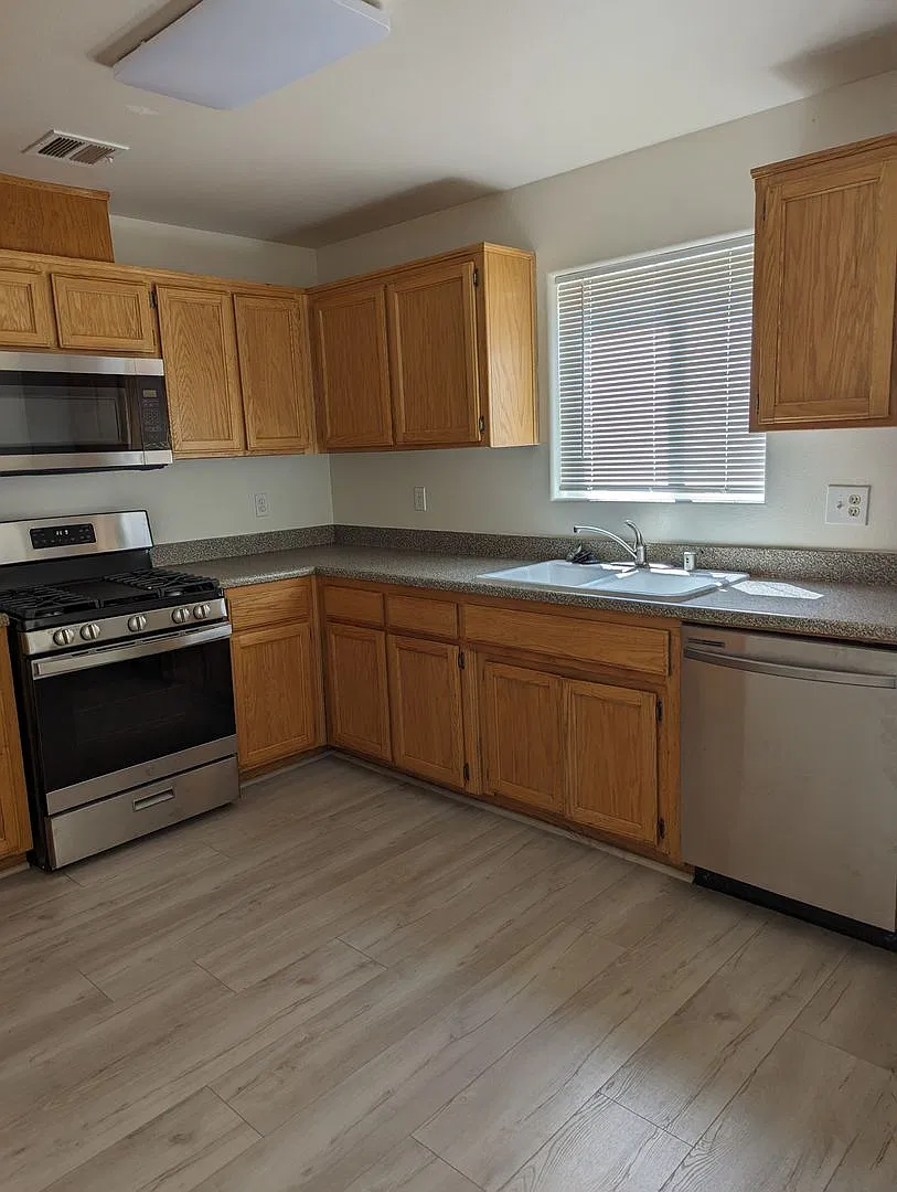 9524 Sally Ave — Photo 3