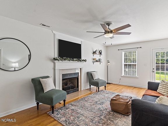 5th image of 7448 Anvil Court SE