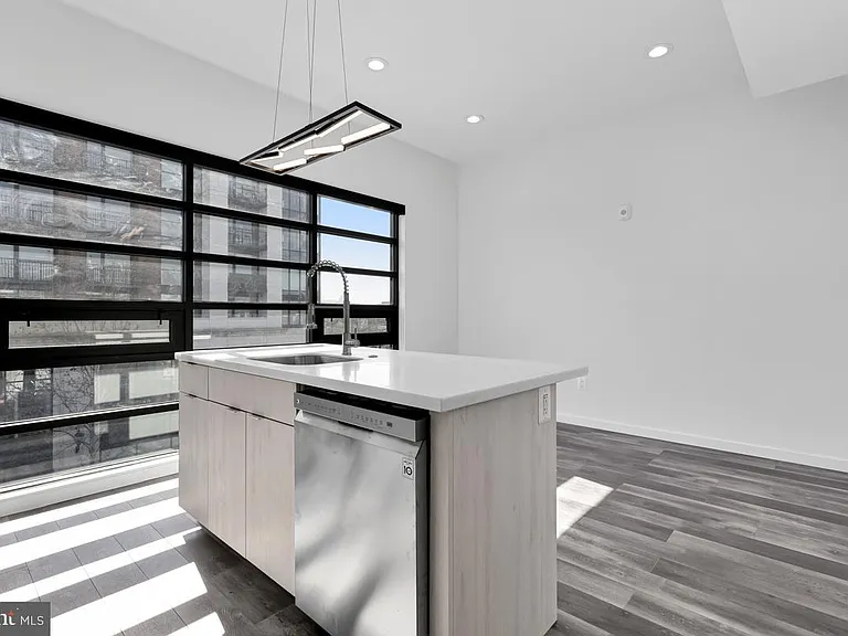 506 H St NE #401 — Photo 3