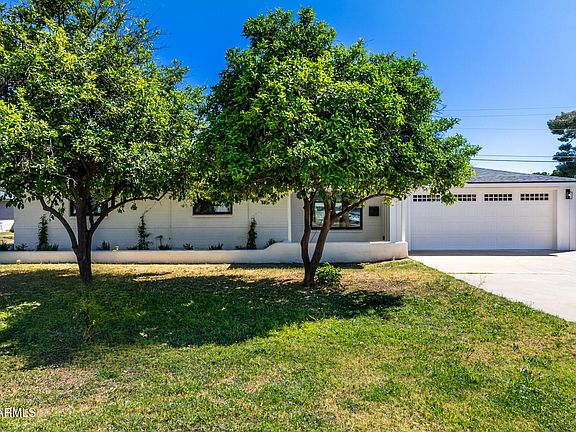2nd image of 2825 E CAMPBELL Avenue