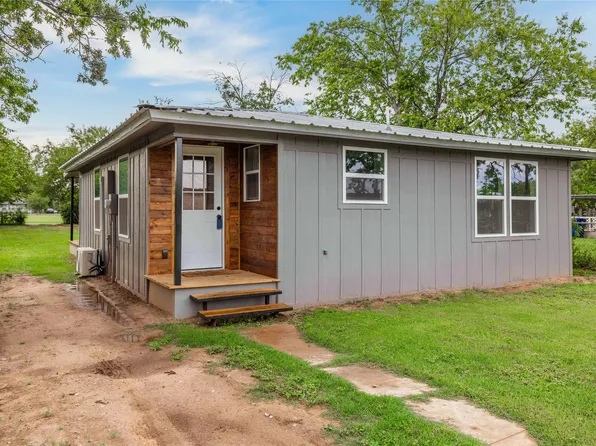 1209 Melwood Ave, Brownwood, TX 76801