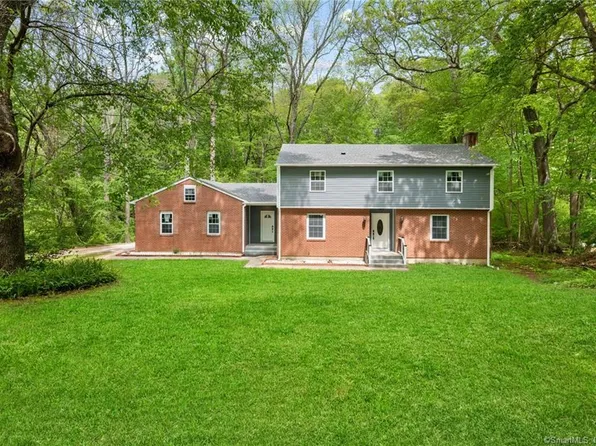95 Inchcliffe Drive, Ledyard, CT 06335
