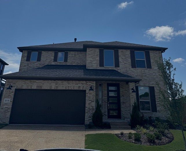 1st image of 215 Silvermist Dr