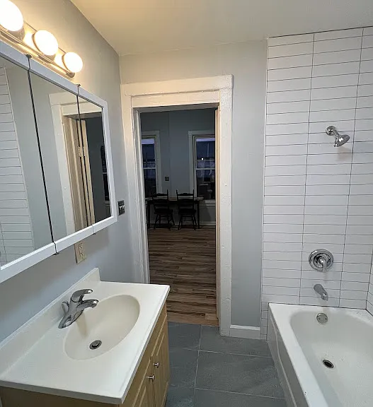 2611 W Armitage Ave #2R — Photo 4