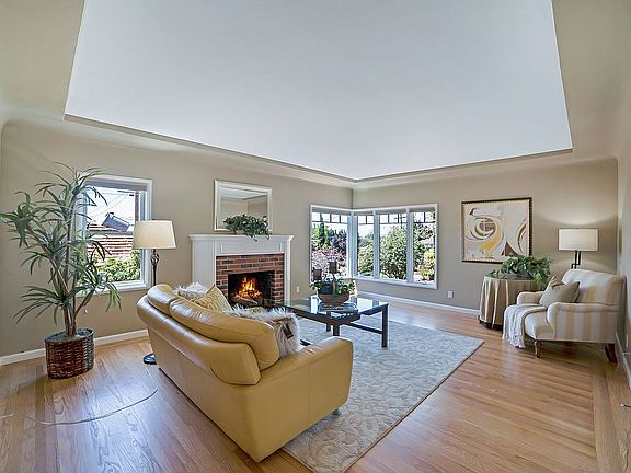2nd image of 8 Alida Ct