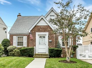 1023 Propp Ave, Franklin Square, NY 11010
