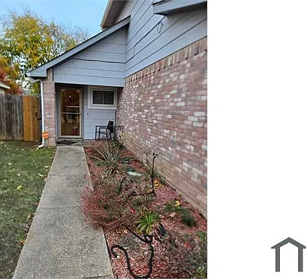 4 bed, 1455 sqft, $3,200 — Photo 2