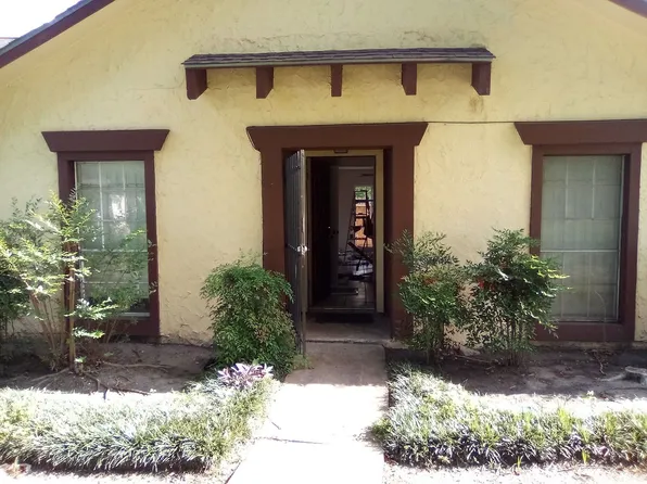 7445 Cook Rd, Houston, TX 77072