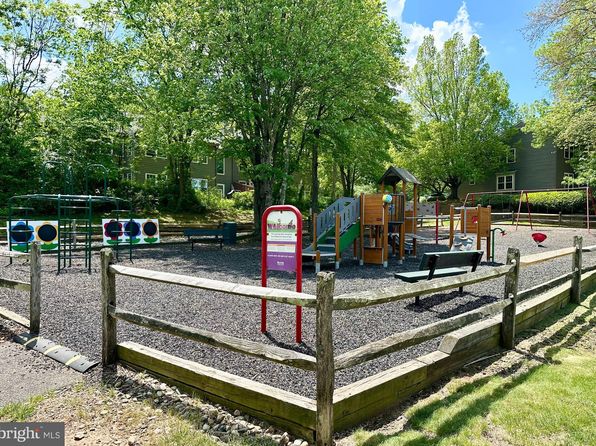 28 B Chicopee Dr, Princeton, NJ 08540