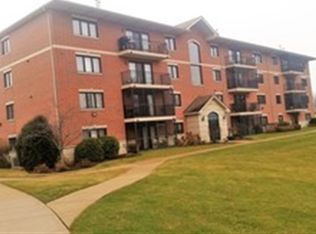 6850 Winding Trl #302, Oak Forest, IL 60452