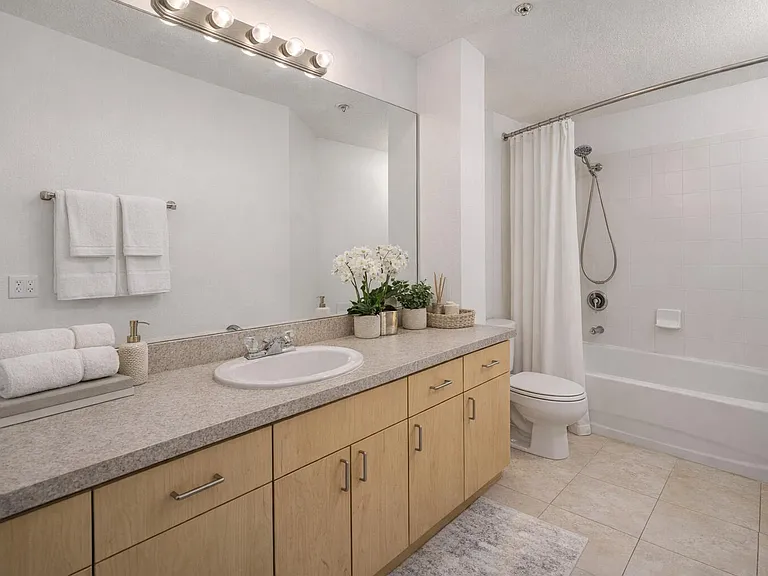 533 NE 3rd Ave #131 — Photo 30
