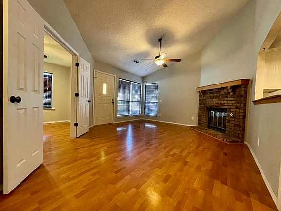 3rd image of 205 Jonathan Dr