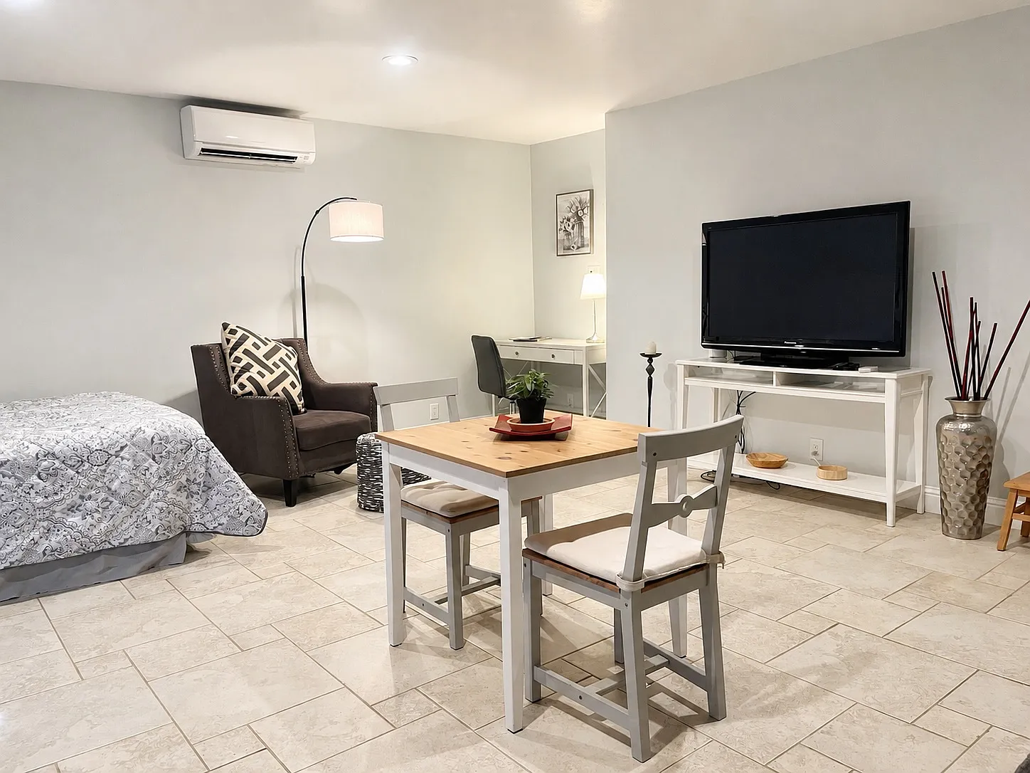 1 Sierra Oaks Dr — Photo 2
