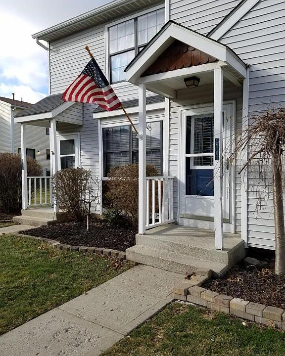 1st image of 909 Upholland Ln