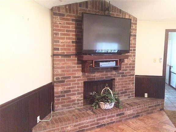 4th image of 1010 Arborside Dr