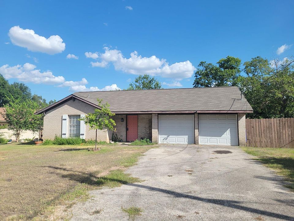 1st image of 902 S Riviera Cir