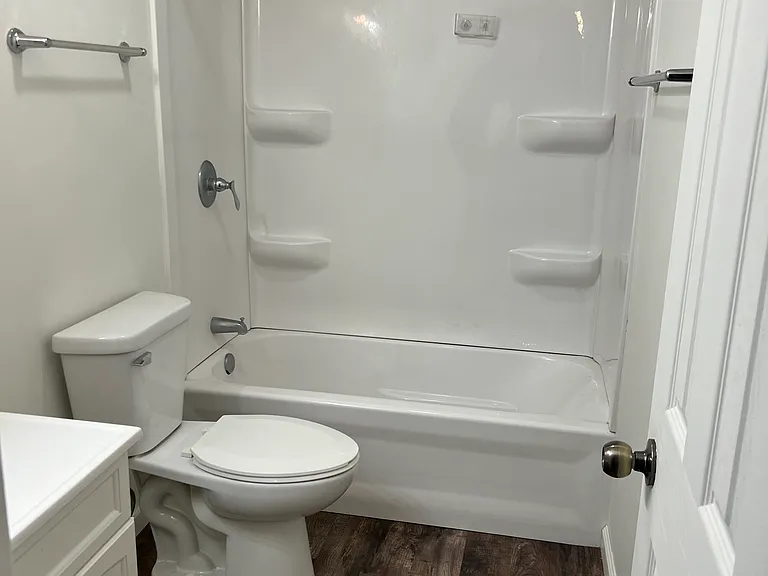 301 W Maple St #1D — Photo 7