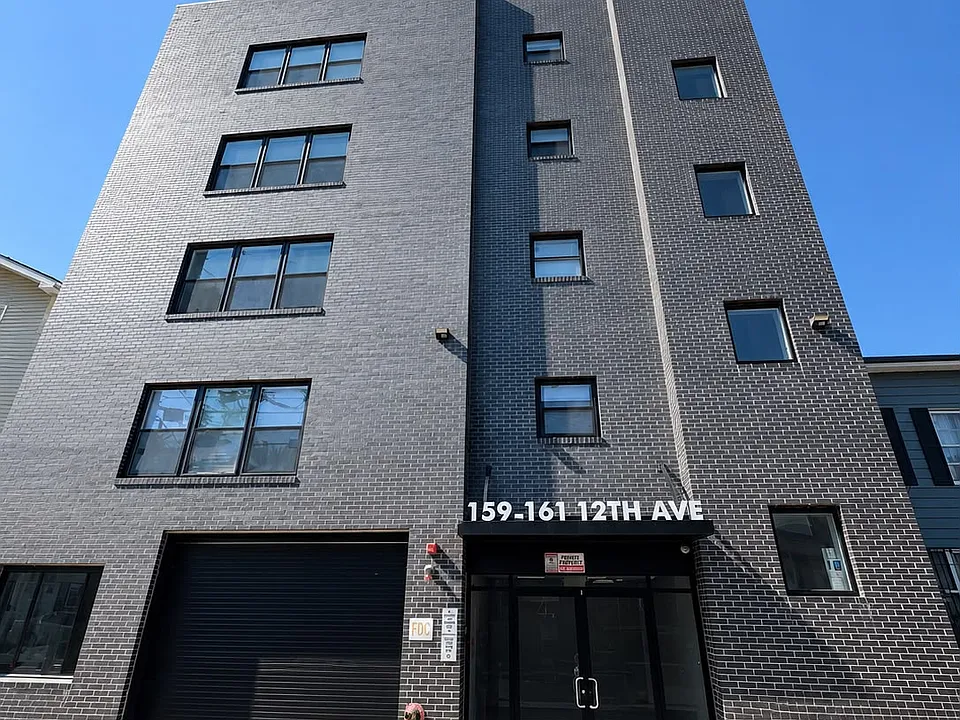 159 12th Ave #303