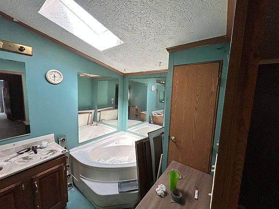 4th image of 2895 S Wright Ave