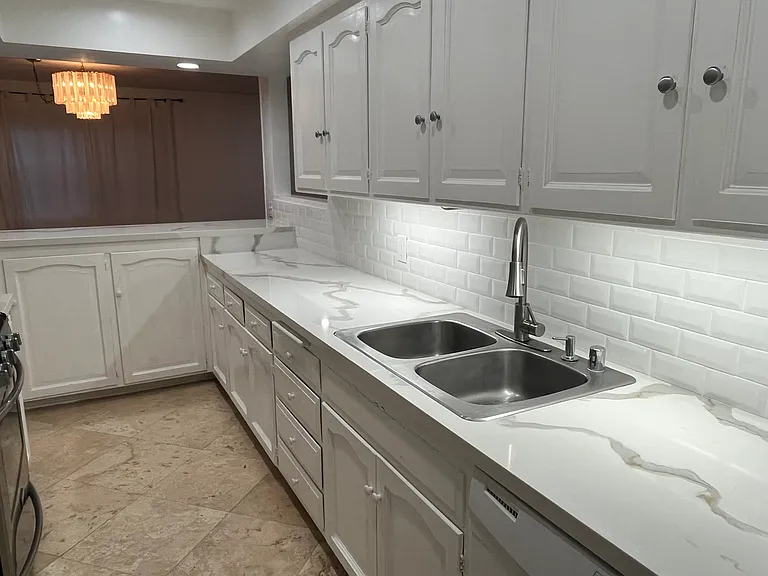 6716 Hillpark Dr #206 — Photo 11