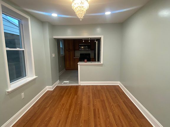 5th image of 2059 E Ontario St