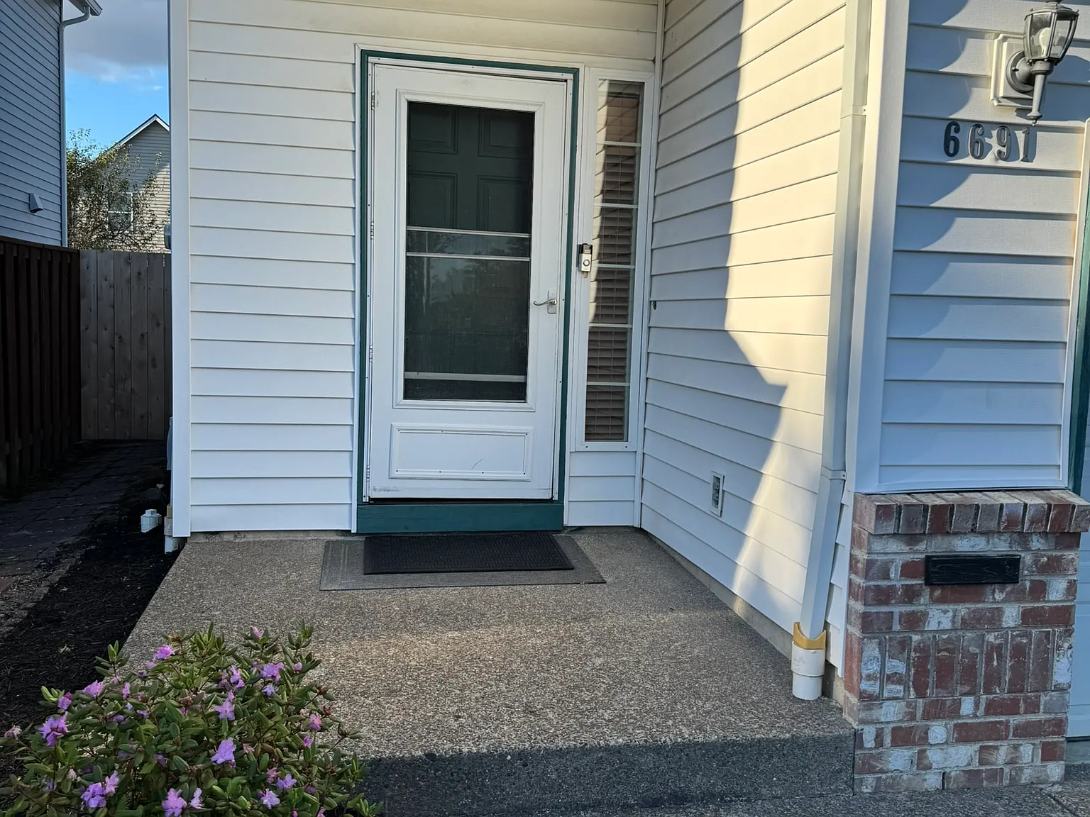 3 bed, 2.5 bath, 1422 sqft, $2,480 — Photo 2