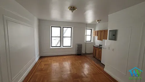 3175 Grand Concourse Photo 1