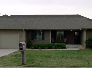16 Willow Lake Dr, Lindsborg, KS 67456