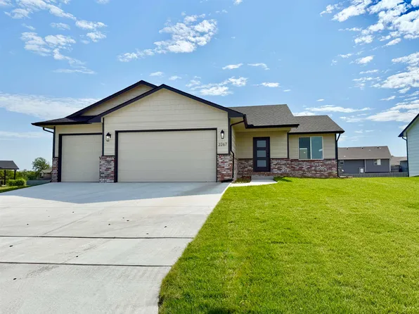 2267 Chateau Pkwy S, Wichita, KS 67206