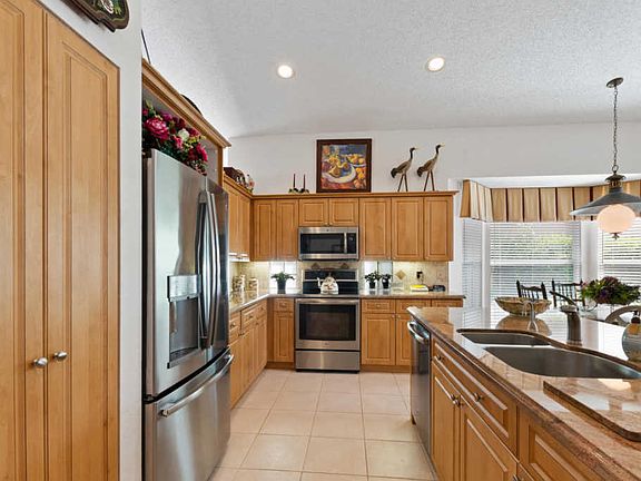 5th image of 4617 Hazleton Ln