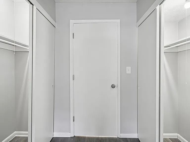 Summit Park Apartments — Photo 9