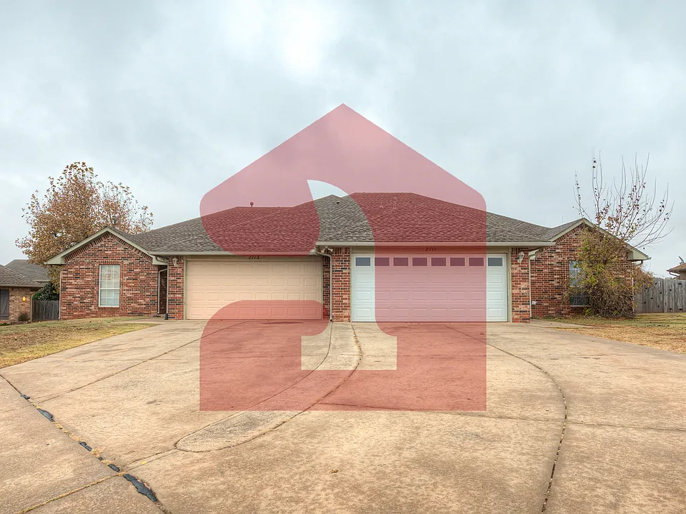 2711 Silvertree Dr