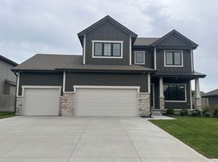 5205 Helwig Ave, Papillion, NE 68133
