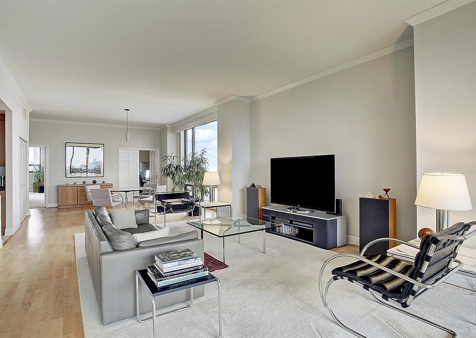 1st image of 1111 Hermann Dr Unit 27C
