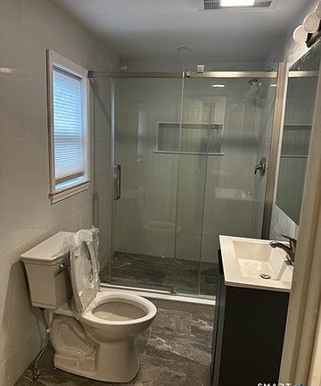5th image of 281 Spring St