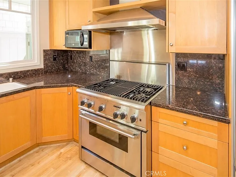 515 W Balboa Blvd — Photo 9