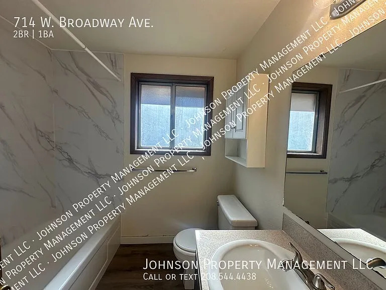 714 W Broadway Ave — Photo 8