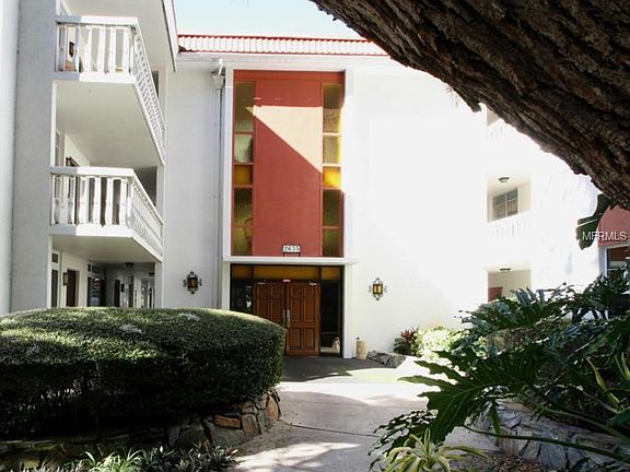 3rd image of 2635 Seville Blvd Unit 301