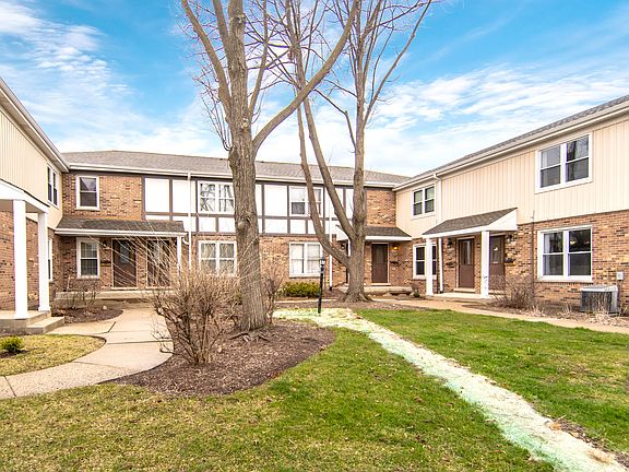 3rd image of 1754 Pickwick Ln #11