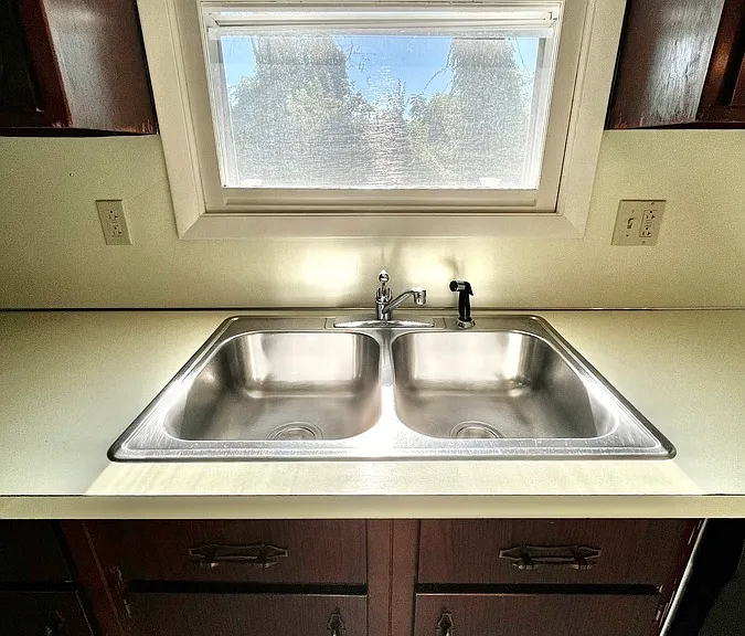 Oak Manor Dr — Photo 55