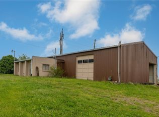 411 Old Hickory Ridge Rd, Washington, PA 15301