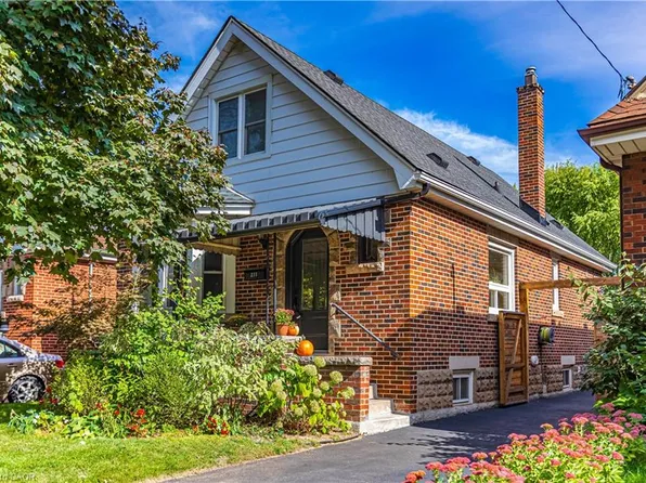 211 Wexford Ave S, Hamilton, ON L8K 2P1