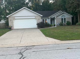 8409 Spring Forest Dr, Fort Wayne, IN 46804