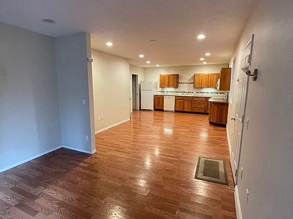 2nd image of 224 Tower Rd