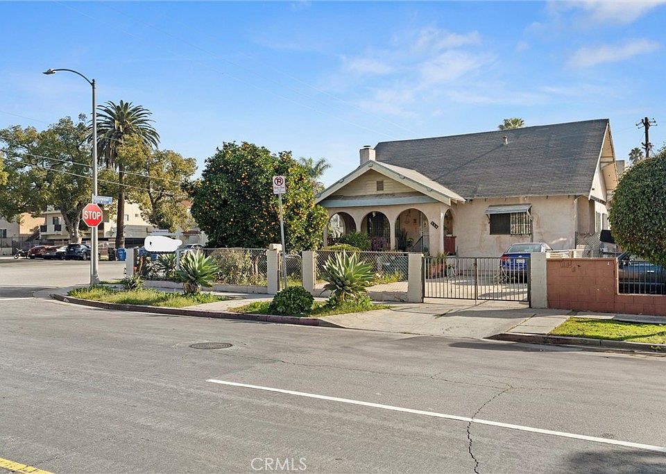 1st image of 4214 Rosewood Ave