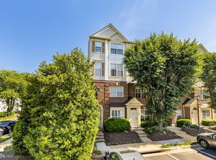 1737 Kingsgate Ct, Alexandria, VA 22302