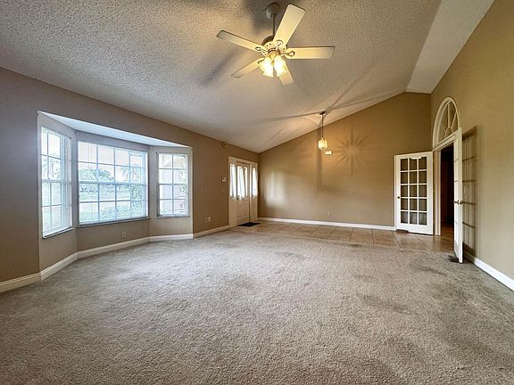2nd image of 1465 SE Westmoreland Boulevard